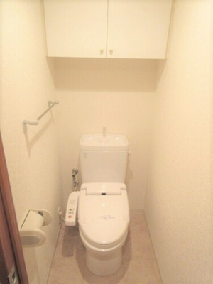 【トイレ】 | クレストフォルム横浜リヴァシス | 落ち着いた色調のトイレです♪
