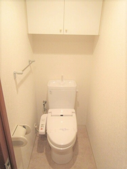 【トイレ】 | クレストフォルム横浜リヴァシス | 落ち着いた色調のトイレです♪