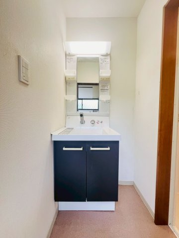 ヒルサイド塩屋の洗面所