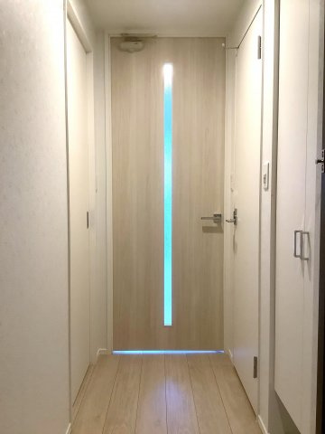 エンクレスト博多 THE TIMEの玄関|明るい玄関です