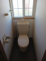 ゆったりとした空間のトイレです
