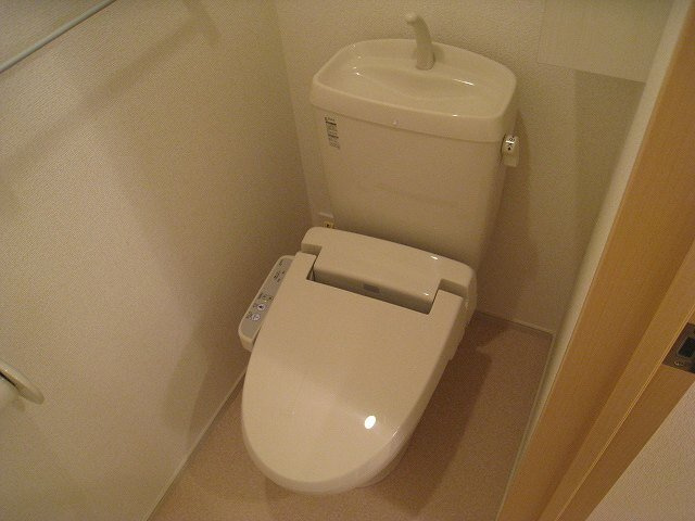 清潔感のあるトイレです