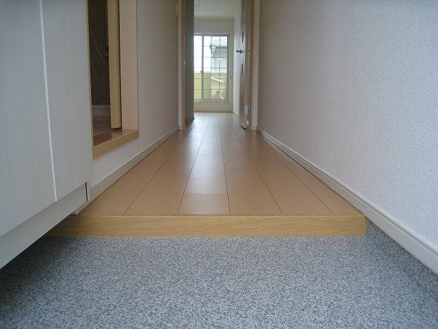 落ち着いた玄関です