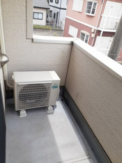 外からの目が気にならないバルコニーで洗濯物が干せます
