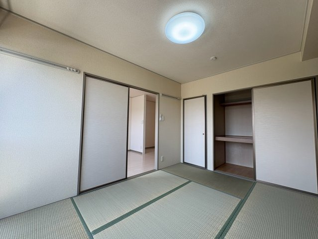 グレイスコート峰塚B棟の和室