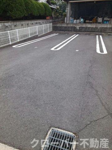 コリーヌ　ＨＩＲＡＯＫＡ　Ｂの駐車場