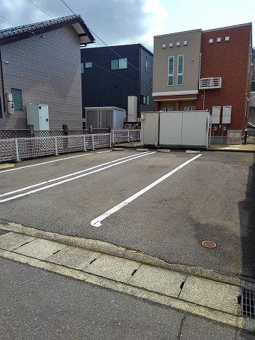 ライム　ブライト　Ｃの駐車場