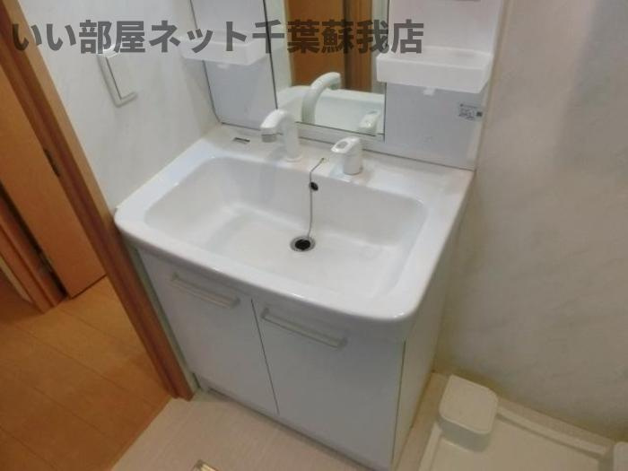 エトワールの洗面所|ゆったりとスペースのある洗面所