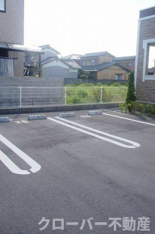 サンハイム今津Ｃの駐車場