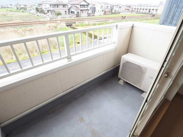 【バルコニー】 | サニータウン曽根Ａ | お洗濯にも便利なバルコニー付き