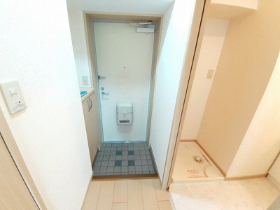【玄関】 | グレイスガーデン岬（はな）の山 | 明るい玄関です