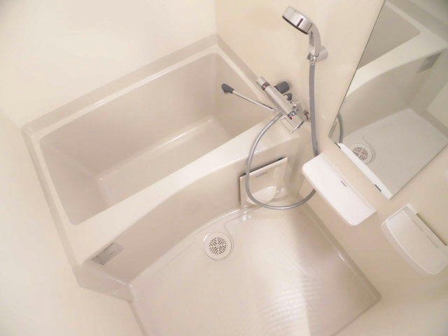 ララプレイス神戸西元町の浴室