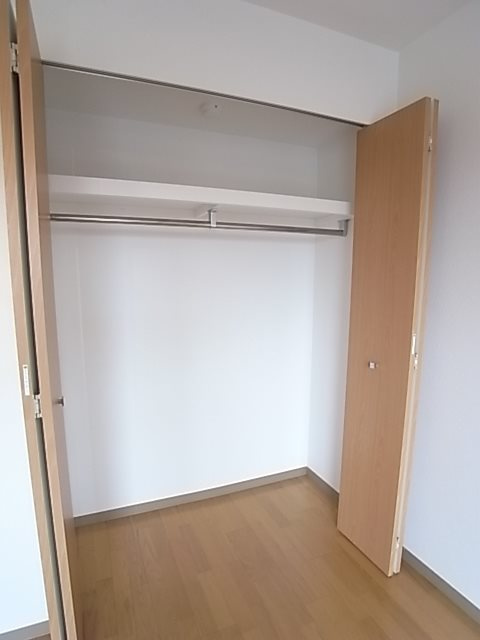レジディア甲東園の収納