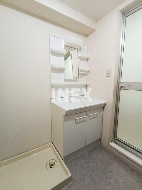 横浜市中区山下町の賃貸マンションの独立洗面台