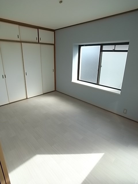 第二庭園ハイツの居間・リビング