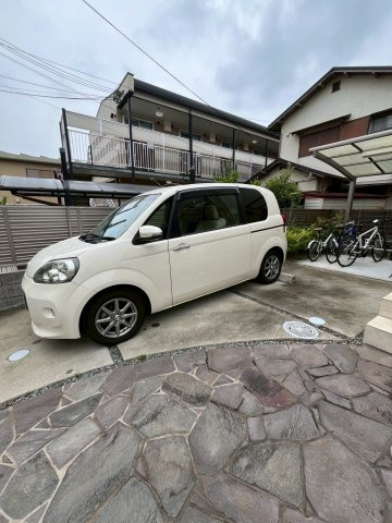Reveur甲東Ⅰの駐車場