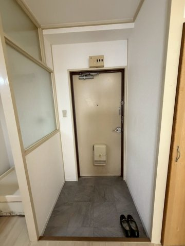 甲南ビルの玄関