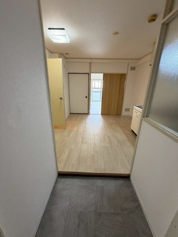 甲南ビルの玄関
