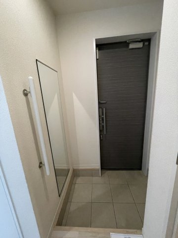 フェリーチェ上三条の玄関