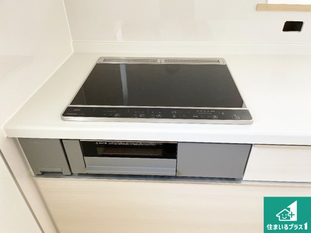 西脇市上野　第3期　新築一戸建ての設備|火を使わないので、安心なＩＨコンロ！でこぼこが無い構造なので、掃除もしやすく清潔に保てます！