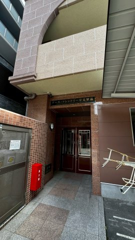 アース・フレンドリー室見駅前のエントランス