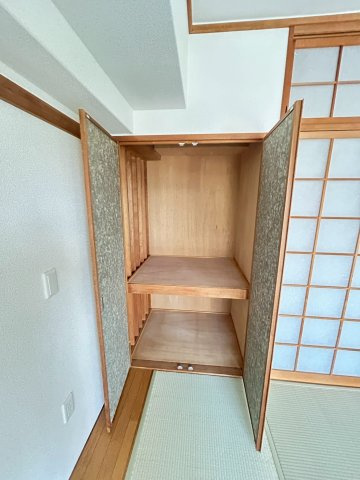 ＵＲサンラフレ鳴尾北の内装