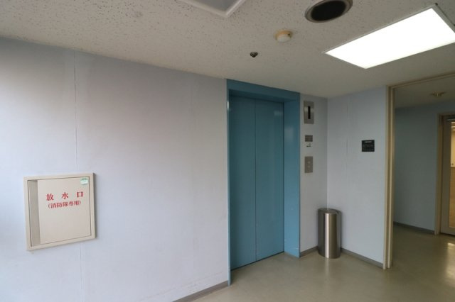 ホテルテトラ北九州のエントランス|ゆとりのあるエントランスです