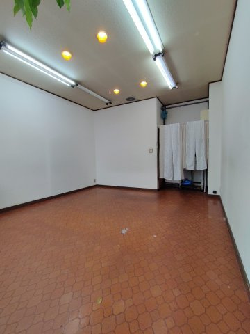 本城東1丁目店舗のロビー|ゆとりのあるロビーです