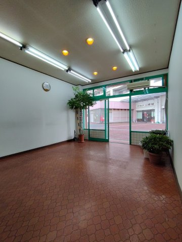 本城東1丁目店舗のロビー|建物の内部です