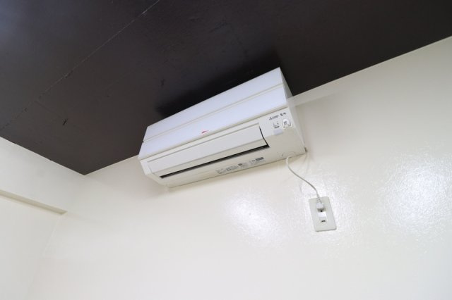 青山店舗事務所の内装|明るい色調の室内です
