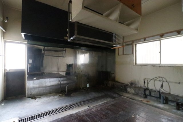 守恒一丁目店舗の内装|明るい室内です