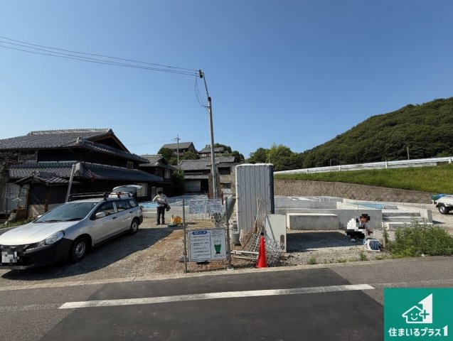 西脇市上野　第3期　新築一戸建ての外観|周辺は落ち着いた街並みの住宅地！子育てがしやすい住環境です！まだ未完成ですが、現地でしかわからない事もございます。是非一度ご覧ください。