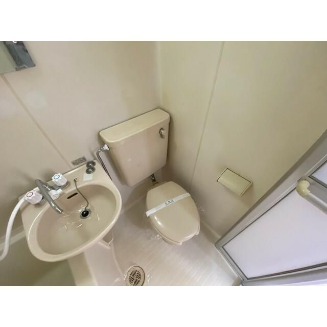 横浜市神奈川区三ツ沢南町のアパートのトイレ