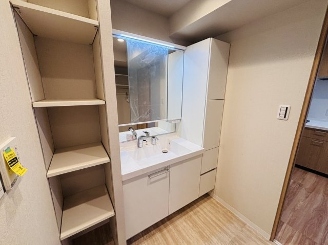 ライオンズヒルズ具志の独立洗面台