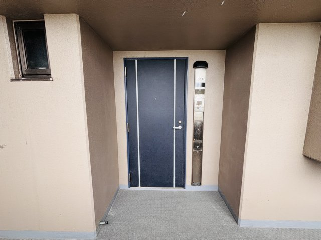 ライオンズヒルズ具志の玄関