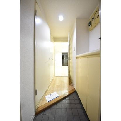 つくば５号館の玄関|室内洗濯機置場♪