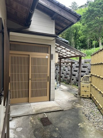 【玄関】 | 西川津町中古戸建 | ゆったりとした玄関です