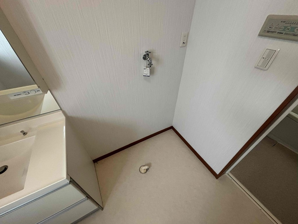 塩屋北町3丁目戸建の洗面所