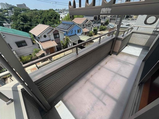 塩屋北町3丁目戸建のバルコニー