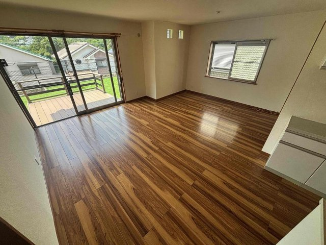 塩屋北町3丁目戸建の居間・リビング
