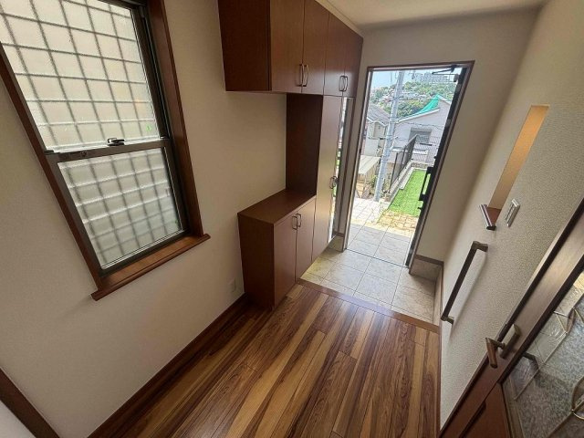 塩屋北町3丁目戸建の玄関