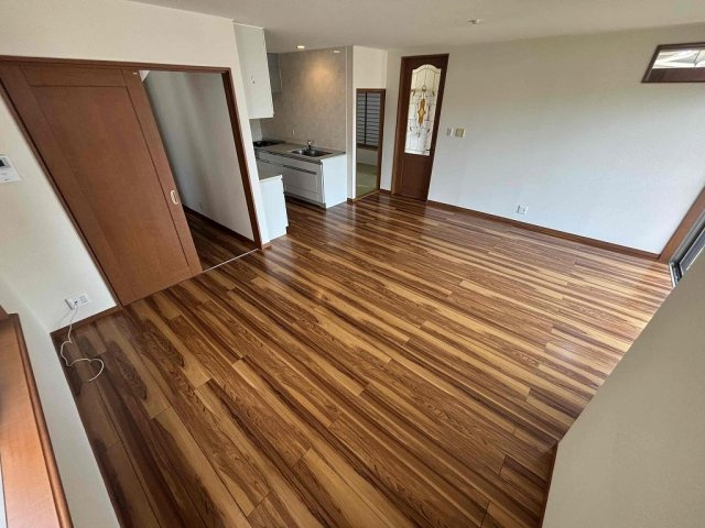 塩屋北町3丁目戸建の居間・リビング