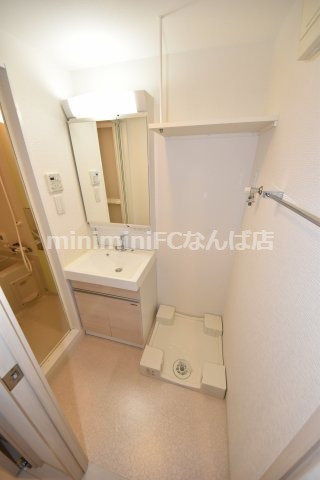 フロンティアコート堺筋本町の洗面所