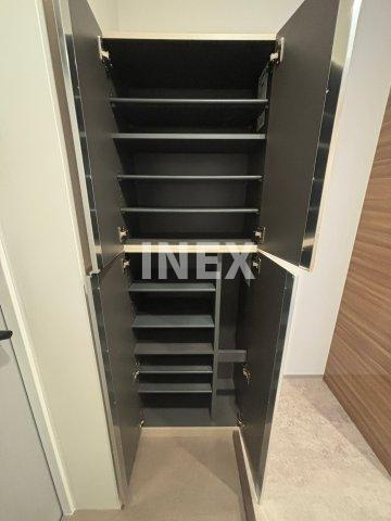 横浜市中区新山下１丁目の賃貸マンションの収納