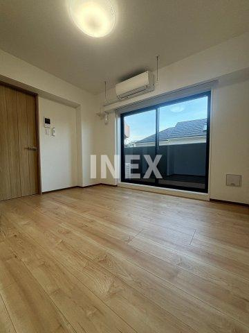 横浜市中区新山下１丁目の賃貸マンションの居間・リビング