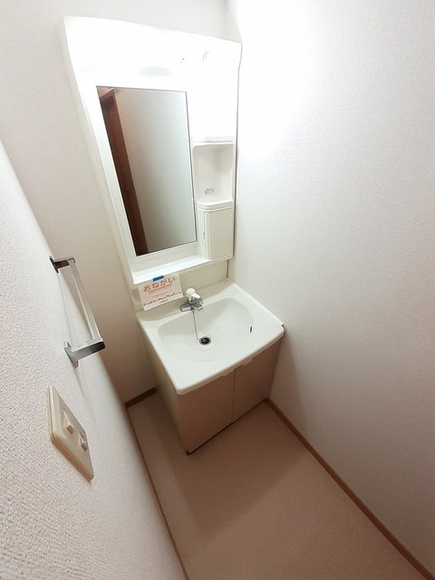 ラ・フォーレ　緑ヶ丘　Ｉの独立洗面台|洗面所
