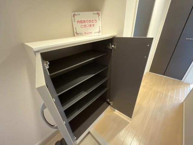 ブライトガーデンの収納|下駄箱