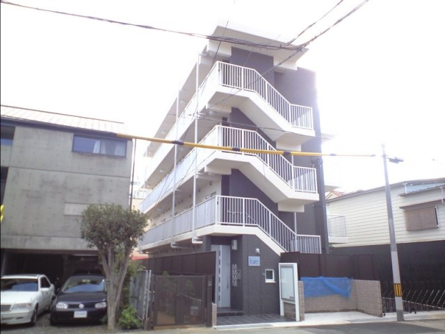 レオパレスコントワール御影石町の外観