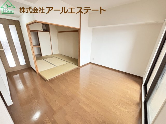 グランプレステージ加古川II　　中古マンションの居間・リビング