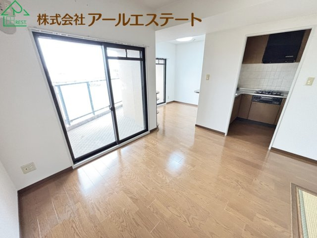 グランプレステージ加古川II　　中古マンションの居間・リビング